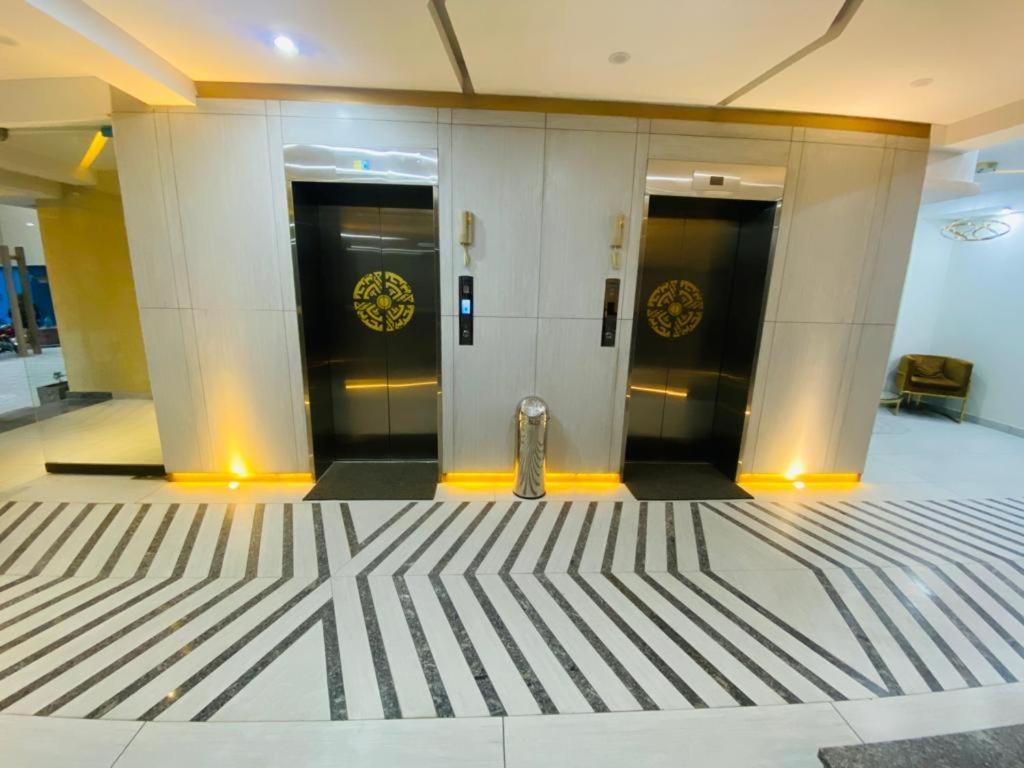 Holidazzle Serviced Apartments Bahria Town Rawalpindi Bagian luar foto