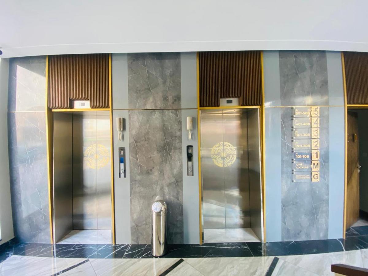 Holidazzle Serviced Apartments Bahria Town Rawalpindi Bagian luar foto