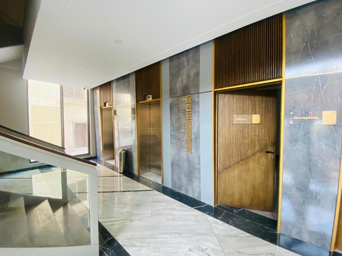 Holidazzle Serviced Apartments Bahria Town Rawalpindi Bagian luar foto