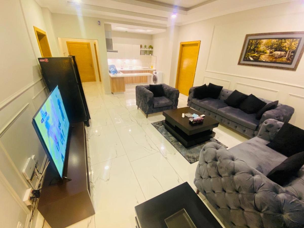 Holidazzle Serviced Apartments Bahria Town Rawalpindi Bagian luar foto