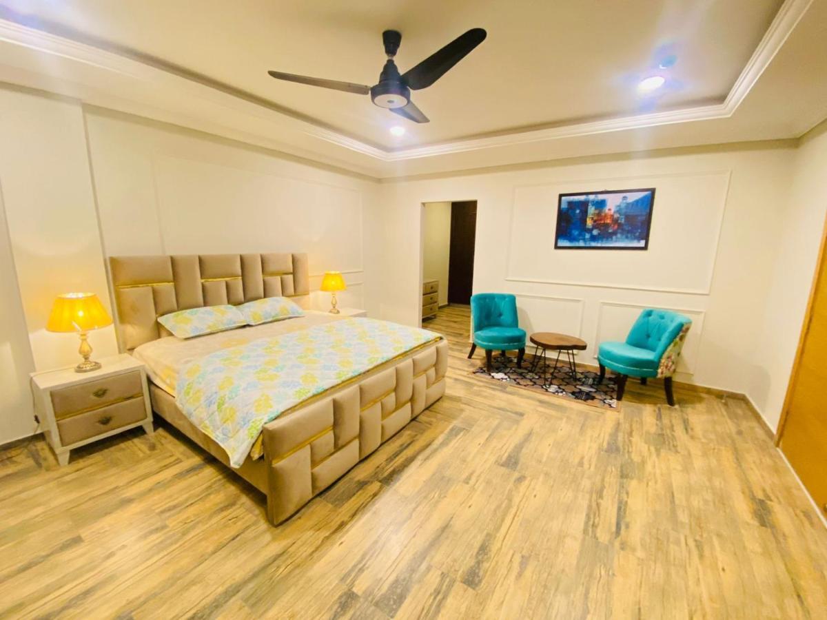 Holidazzle Serviced Apartments Bahria Town Rawalpindi Bagian luar foto
