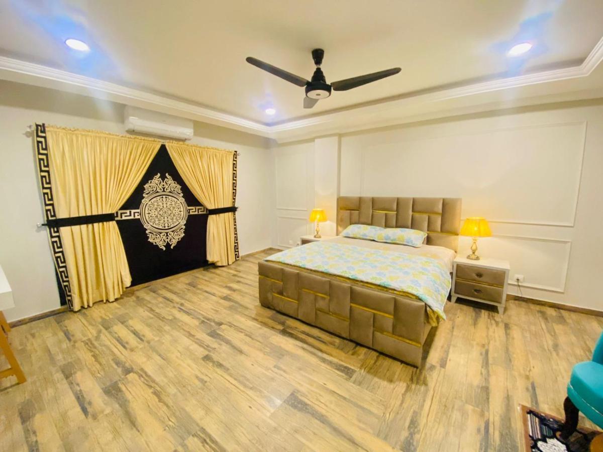 Holidazzle Serviced Apartments Bahria Town Rawalpindi Bagian luar foto