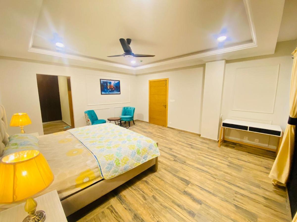Holidazzle Serviced Apartments Bahria Town Rawalpindi Bagian luar foto