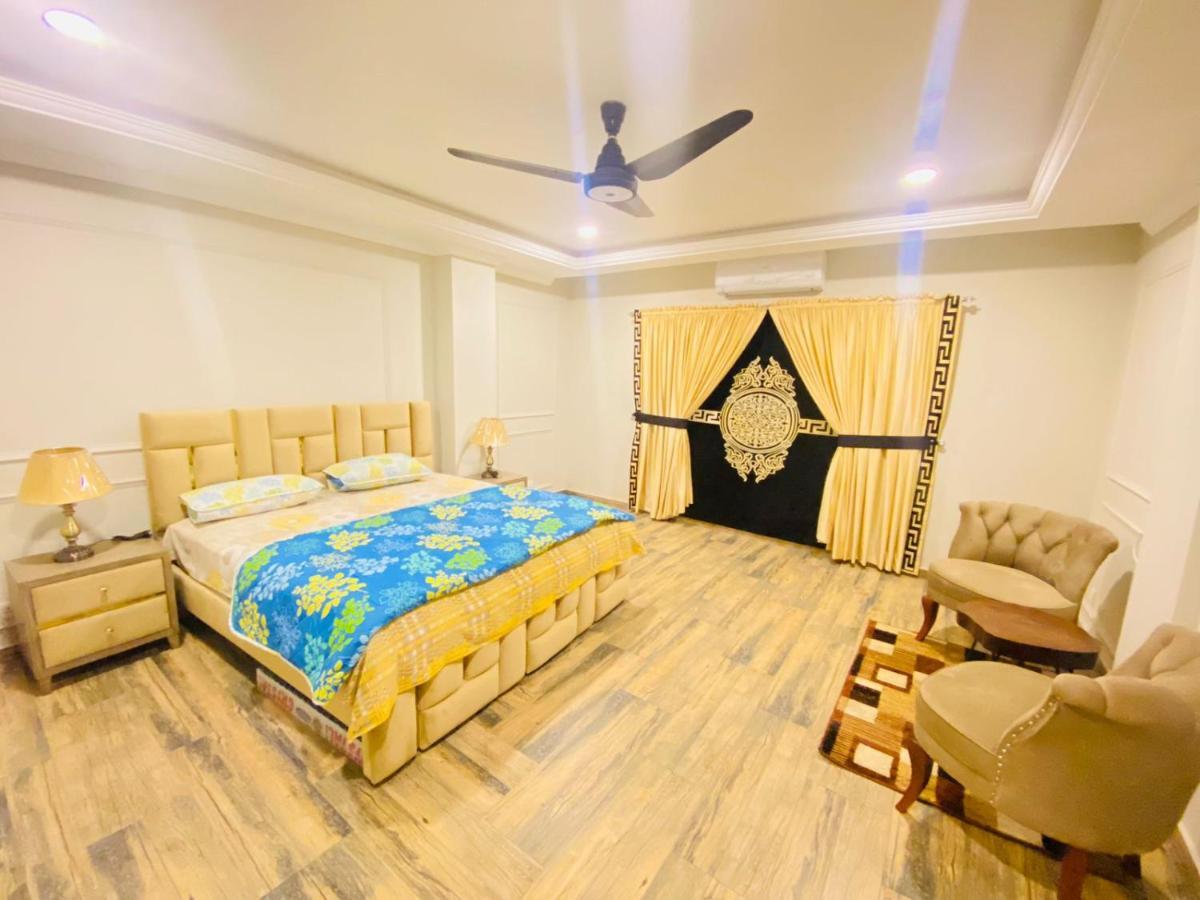 Holidazzle Serviced Apartments Bahria Town Rawalpindi Bagian luar foto
