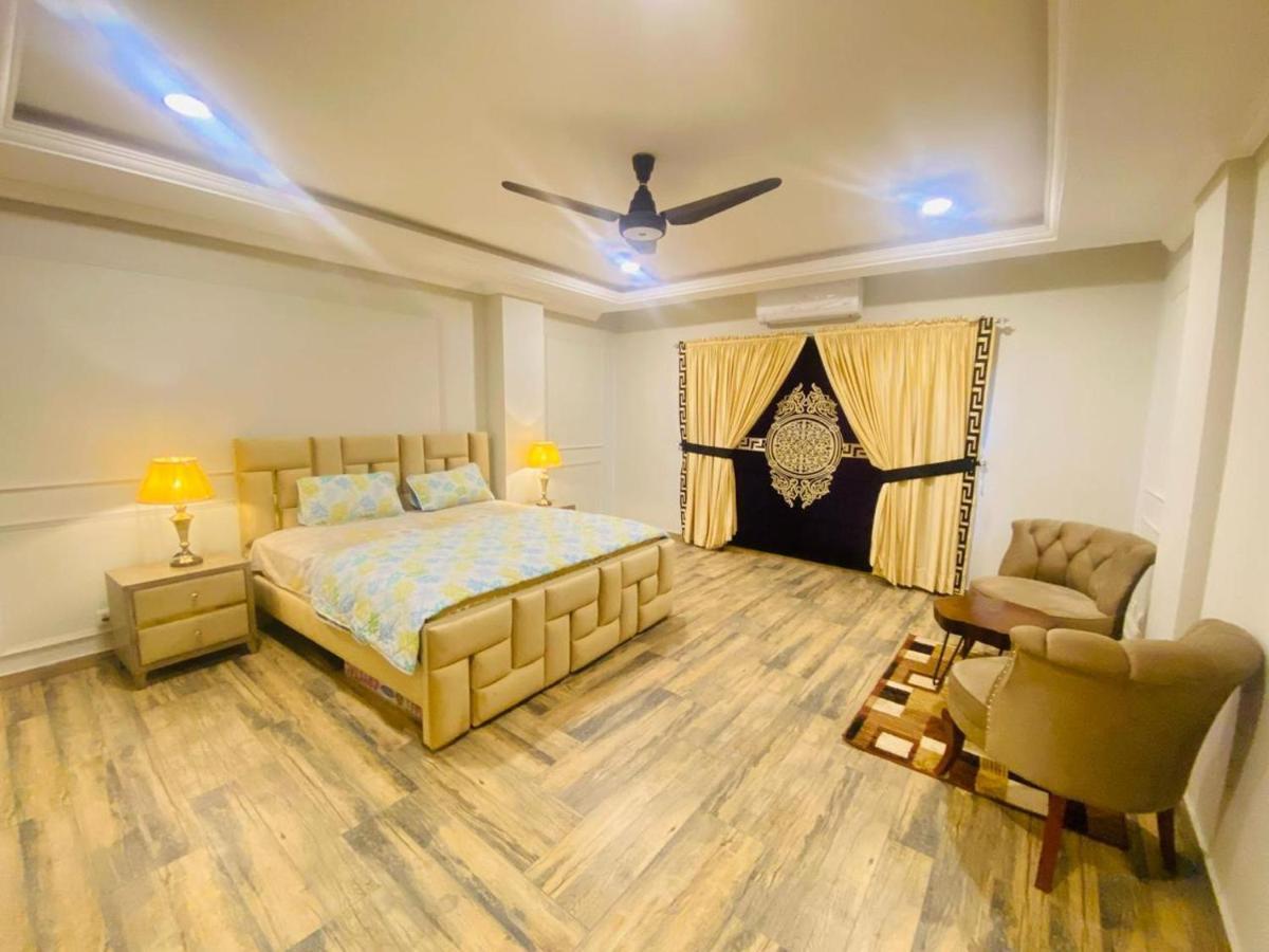 Holidazzle Serviced Apartments Bahria Town Rawalpindi Bagian luar foto