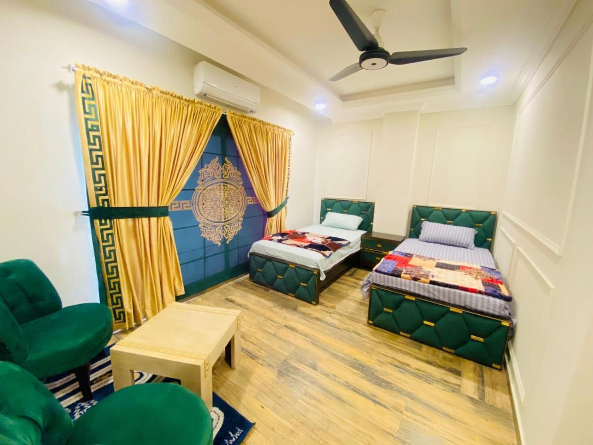 Holidazzle Serviced Apartments Bahria Town Rawalpindi Bagian luar foto