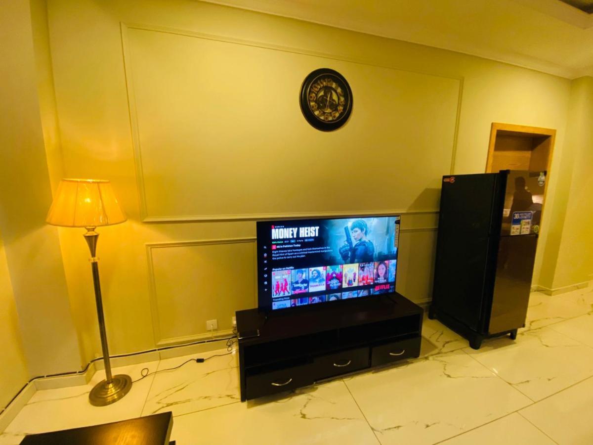 Holidazzle Serviced Apartments Bahria Town Rawalpindi Bagian luar foto